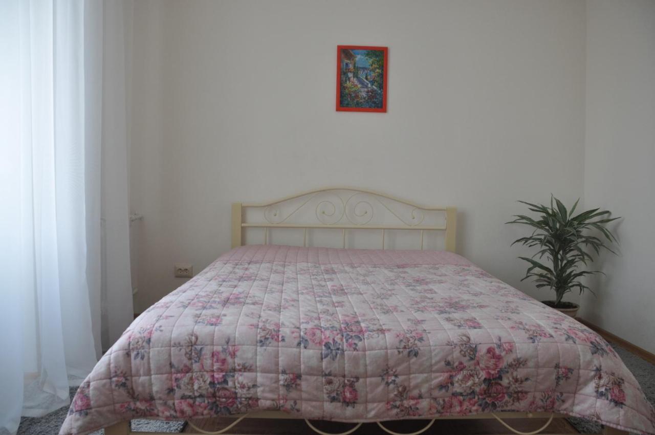 Apartments Theatre Shepkina 2 Room Суми Екстериор снимка